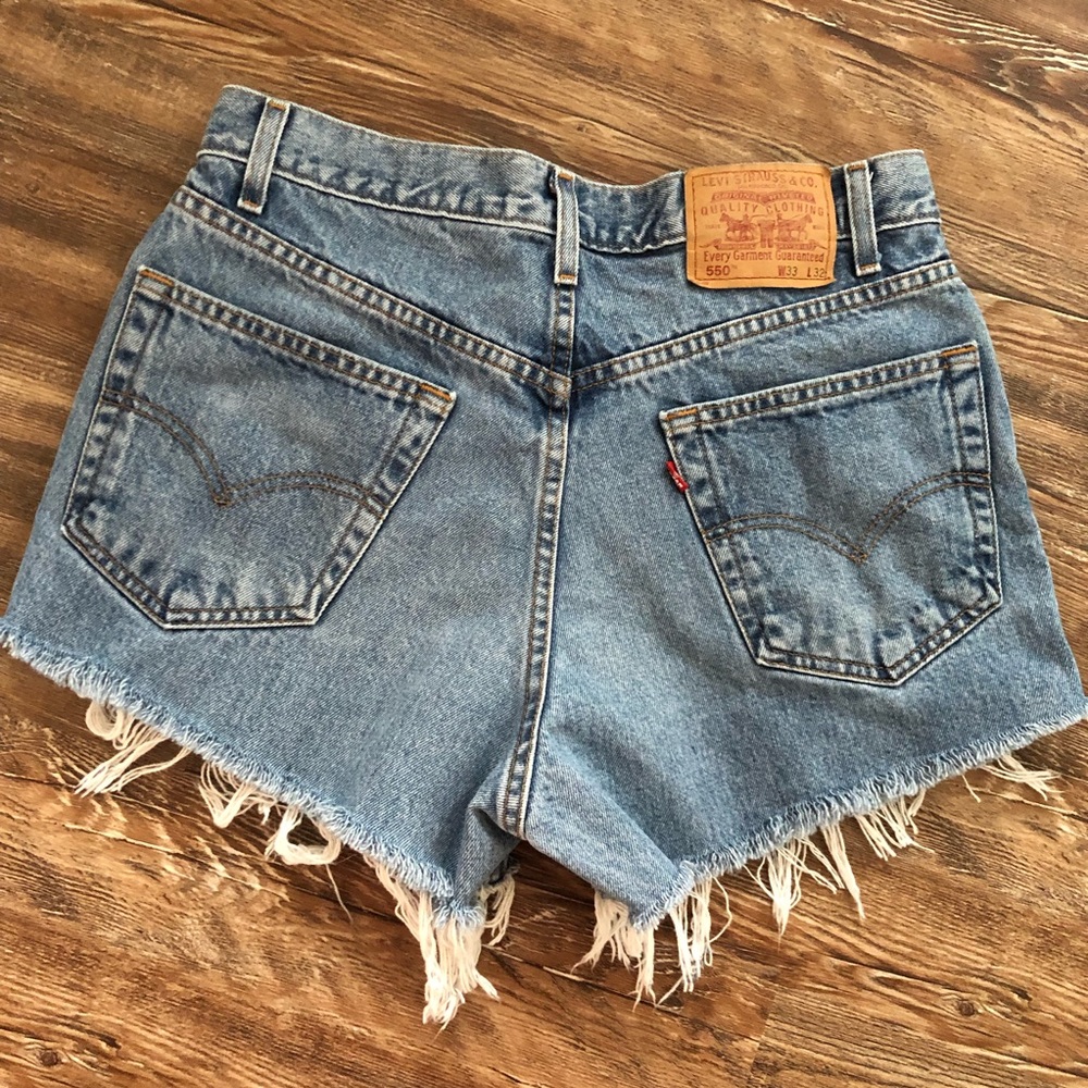 Levi’s | 550 High Waisted Cutoff Shorts